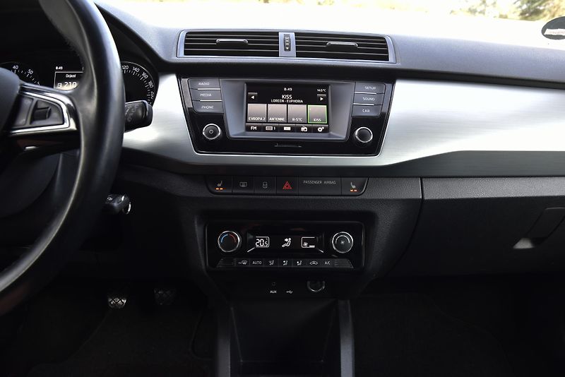Škoda Fabia 1.2 TSi STYLE,KLIMA,VÝHŘEV,PDC - fotka 19 z 46
