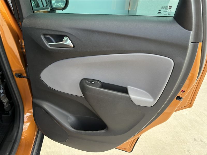 Opel Crossland X 1,2 i 81 KW CZ 1 MAJ AUT KLIMA - fotka 22 z 31