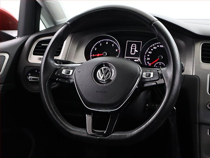 Volkswagen Golf (2016) Marathon Edition 1.2 TSI - fotka 13 z 16