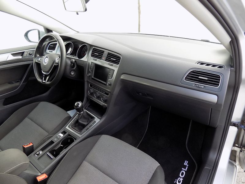 Volkswagen Golf (2016) 1.6TDI/1.Majitel/Klimatizace/ - fotka 17 z 44