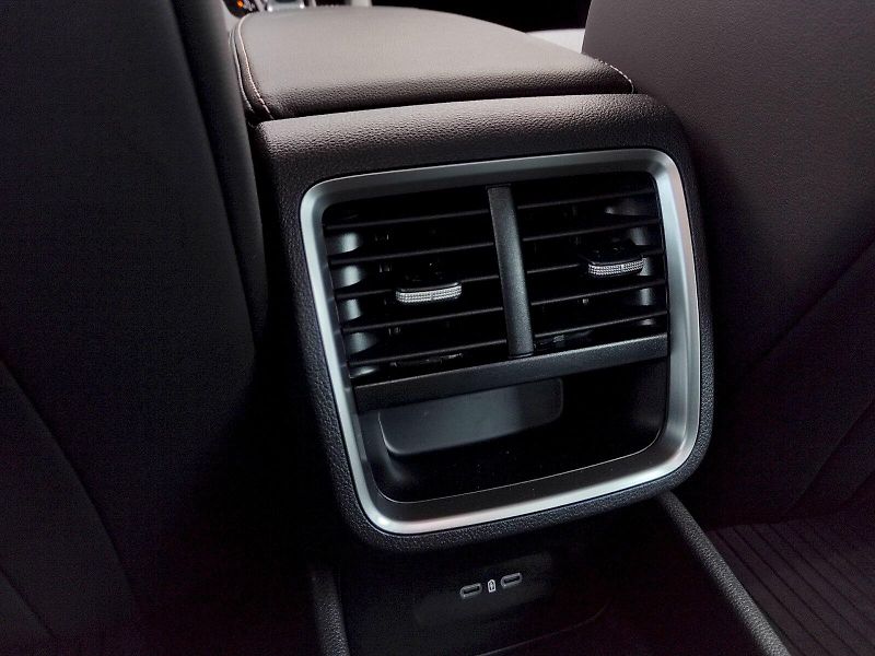 Škoda Octavia (2024) Top Selection 1,5 Tsi 110 Kw D - fotka 29 z 39