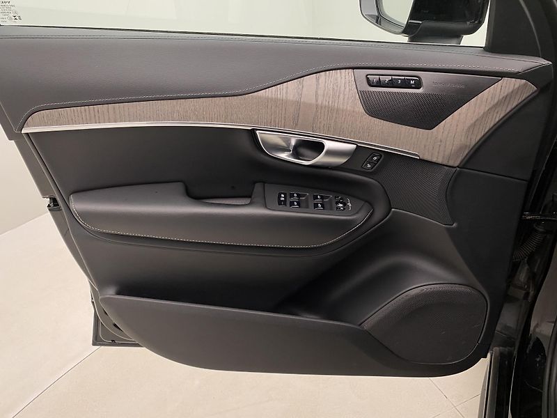 Volvo XC90 B5 AWD BRIGHT PLUS AUT CZ 7m - fotka 7 z 65