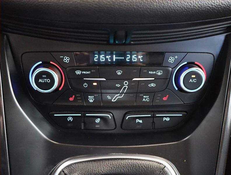 Ford C-MAX (2016) 2.0 TDCi, Serv.kniha, Navi - fotka 19 z 22