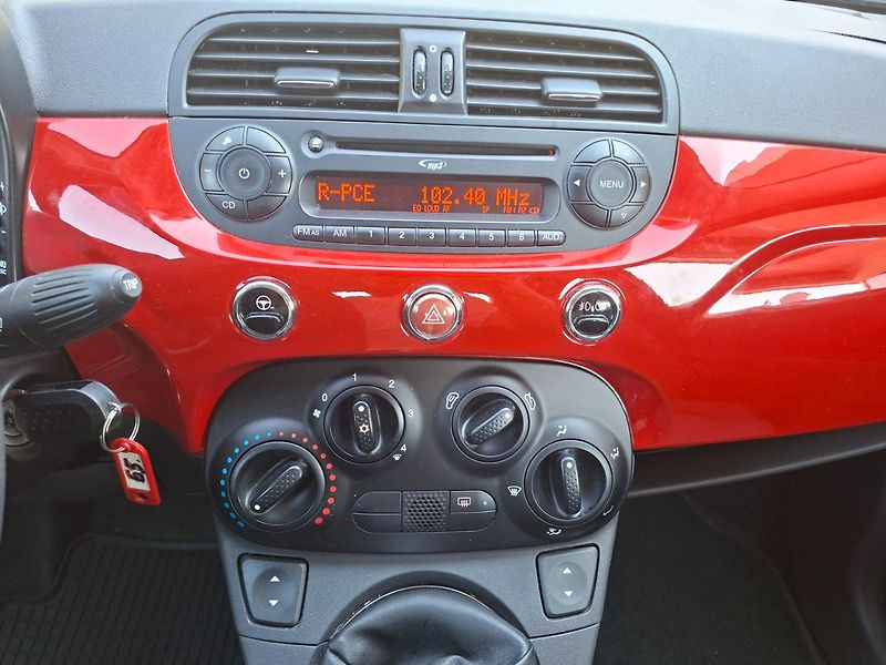 Fiat 500C (2012) 1.2i 51kW -SENZORY-KLIMA - fotka 17 z 37