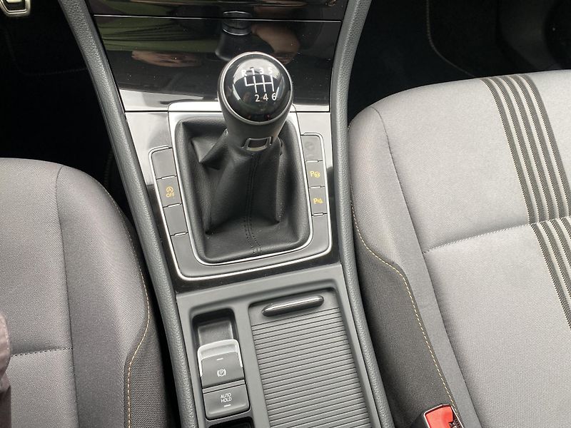 Volkswagen Golf 1.2 TSI 81kW -ALLSTAR-PDC-ALU - fotka 29 z 43