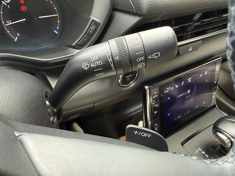Mazda MX-30 e-Skyactive BOSE / 360° kamera - fotka 31 z 37