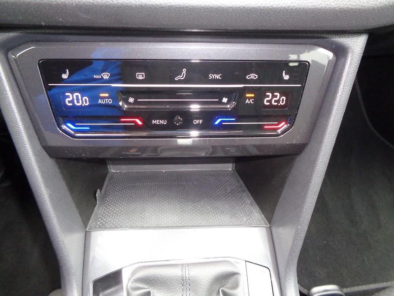 Volkswagen Tiguan 2.0 TDI DSG Life 7 míst 110kW - fotka 15 z 30