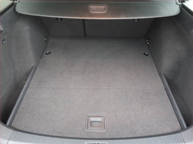 Volkswagen Golf (2014) 1.6 TDI, Navi, Tempomat - fotka 14 z 18