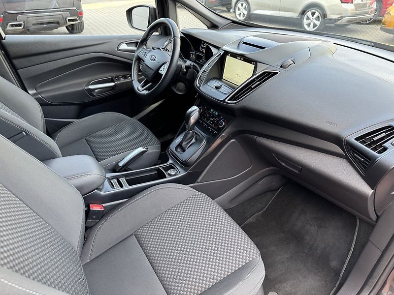 Ford C-MAX (2018) 1.5i Ecoboost Automat Xenony - fotka 15 z 48