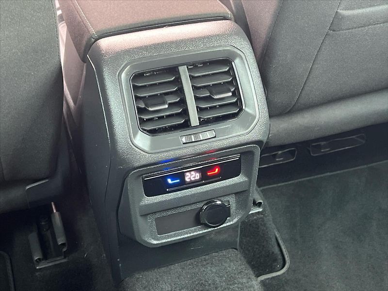 Volkswagen Tiguan 2,0 TDi 110kW 7DSG LIFE - fotka 21 z 27