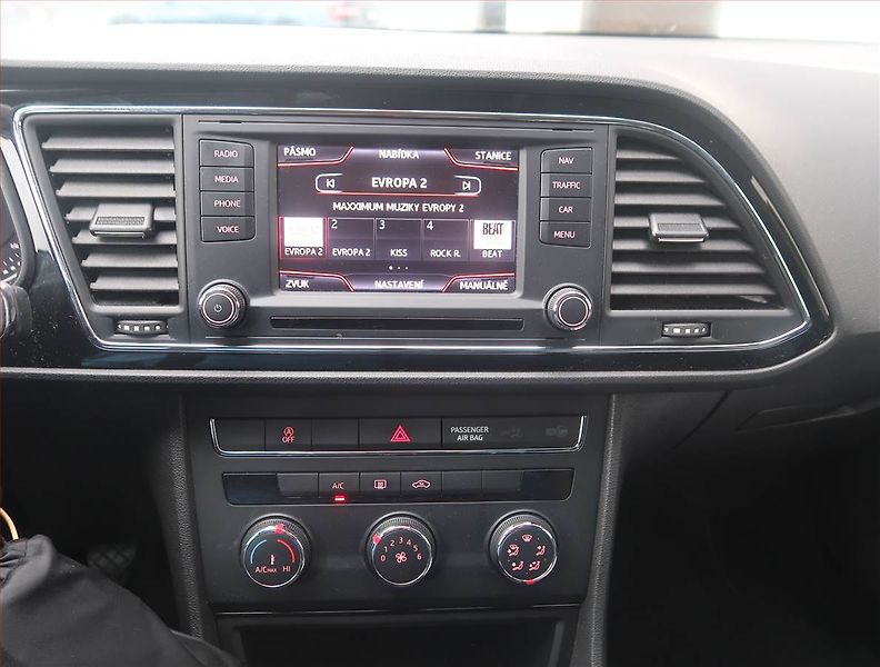 Seat Leon (2014) 1.6 TDI, Navi, Tempomat - fotka 12 z 15