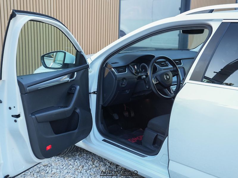 Škoda Octavia (2020) Combi 1.6 TDI Ťažné, Adaptív - fotka 5 z 20