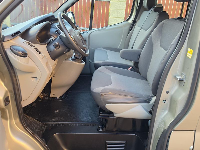 Renault Trafic 2.0dCi 84kW 9-MÍST*AC*TAŽNÉ* - fotka 12 z 42