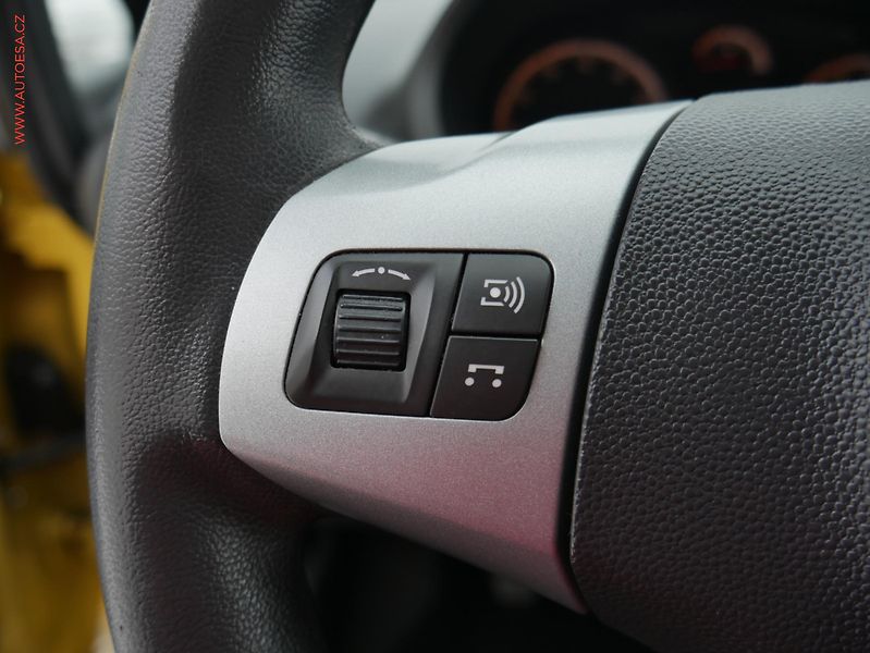 Opel Corsa (2014) 1.0i, 1.maj,ČR, Klima - fotka 15 z 17