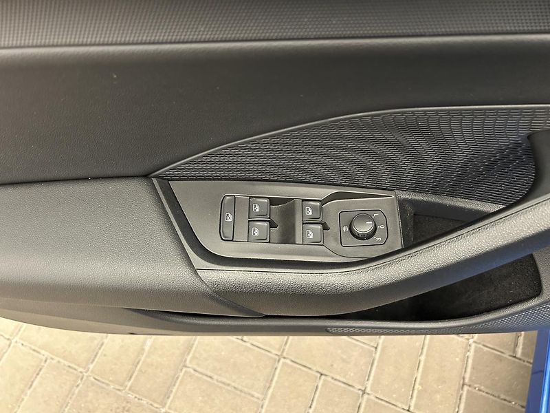 Škoda Octavia 2.0 TDI Ambition Plus Extra - fotka 15 z 22