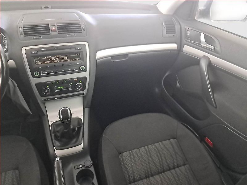 Škoda Octavia (2013) Ambition 1.4 TSI, Tempomat - fotka 8 z 20