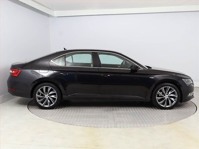 Škoda Superb (2016) Laurin&Klement 2.0 TDI 4x4 - fotka 6 z 22