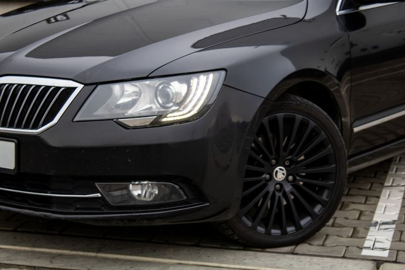 Škoda Superb - fotka 7 z 33