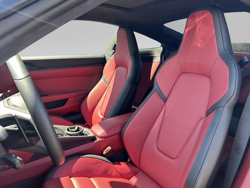 Porsche 911 (2026) Carrera 4S - fotka 16 z 30