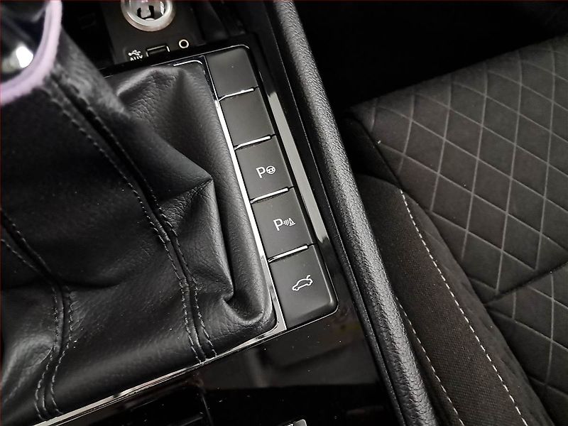 Škoda Superb (2017) 1.4 TSI, Navi, Bi-Xenony - fotka 19 z 24