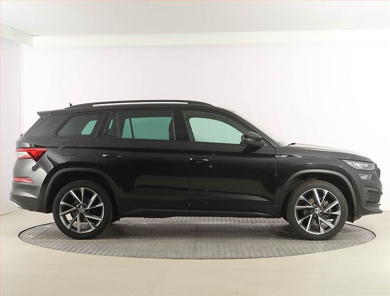 Škoda Kodiaq (2022) Sportline 1.5 TSI, digi klima - fotka 6 z 27