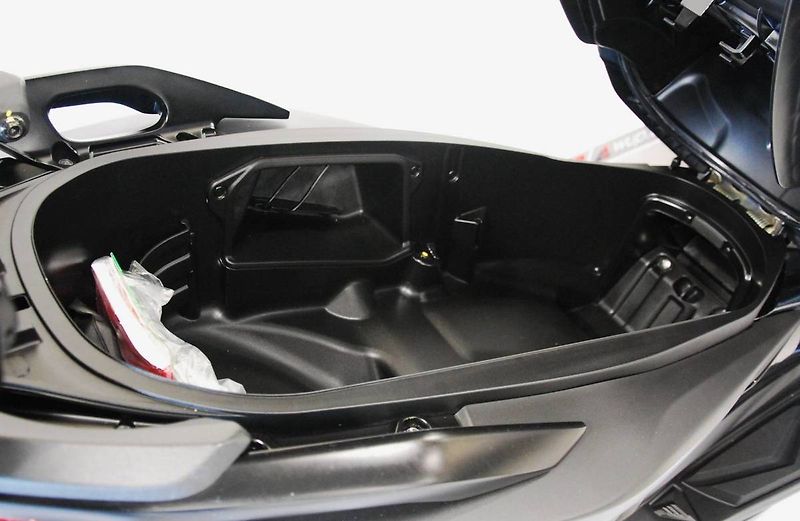 Honda Forza 125 ABS (2023) Forza 125 - 1.maj, serviska, k - fotka 12 z 20