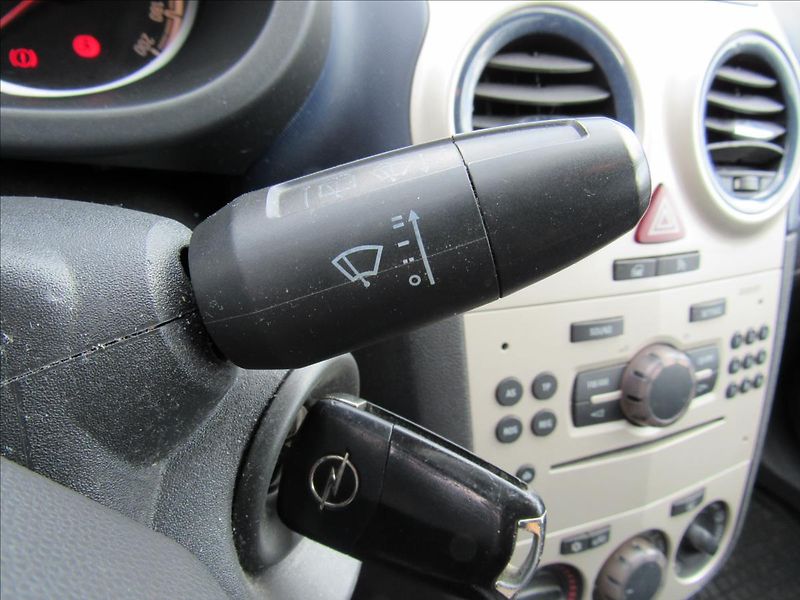 Opel Corsa 1,2 i 59kW - fotka 20 z 26