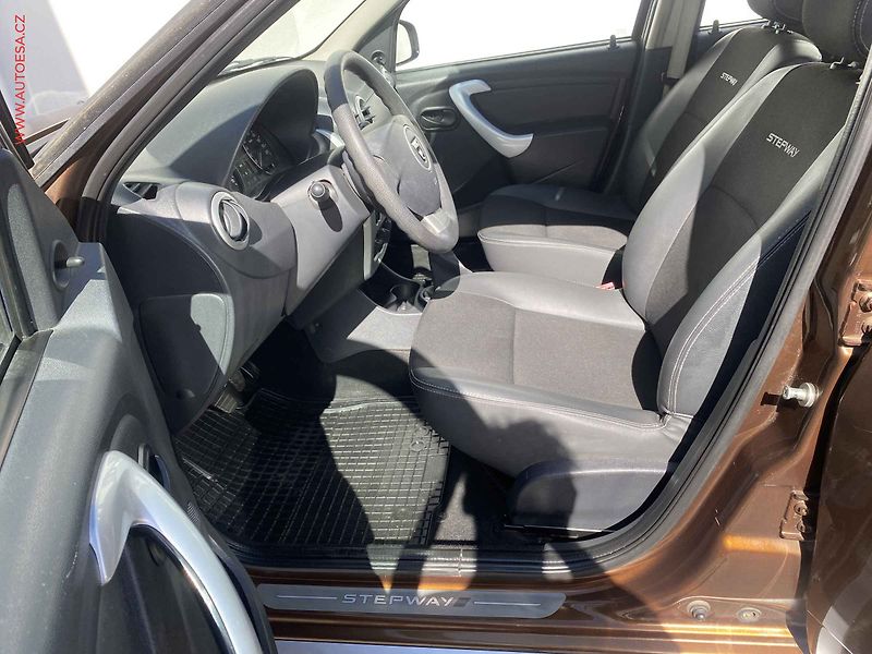 Dacia Sandero (2012) 1.6i, 2.maj, AC - fotka 9 z 15