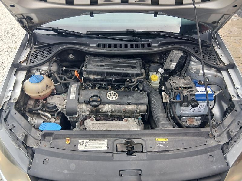 Volkswagen Polo 1.4i KLIMA ALU - fotka 23 z 27
