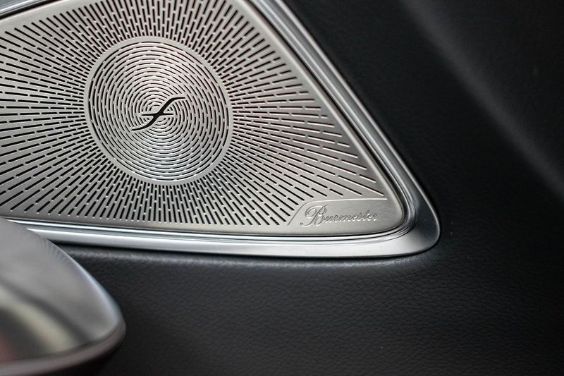 Mercedes-Benz Třídy E E 220d AMG*TAŽNÉ*ZÁRUKA*ČR 1.M - fotka 17 z 42