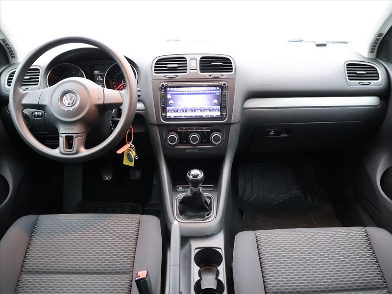 Volkswagen Golf 1,4 16V 59kW Klima Trendline - fotka 20 z 27