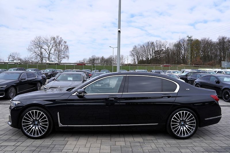 BMW Ostatní M760Li xDrive/6.6i/V12/590PS - fotka 3 z 47