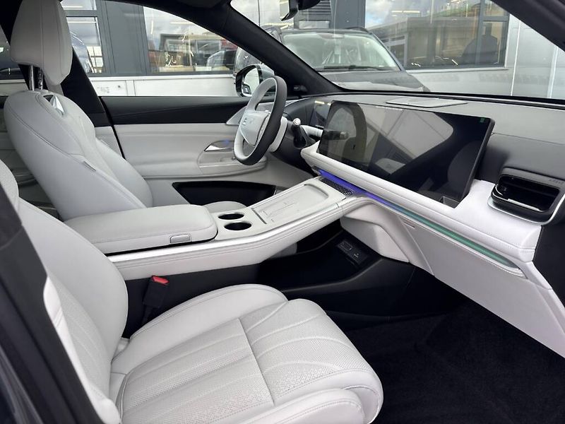 Xpeng G9 (2026) AWD Performance Pro - fotka 12 z 15