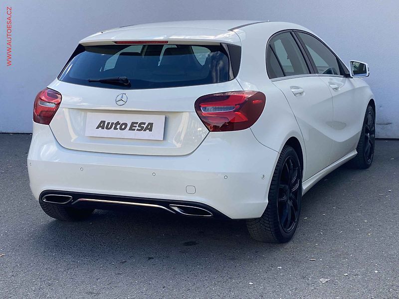 Mercedes-Benz Třídy A (2016) 1.6i A180, LED, navi - fotka 4 z 18