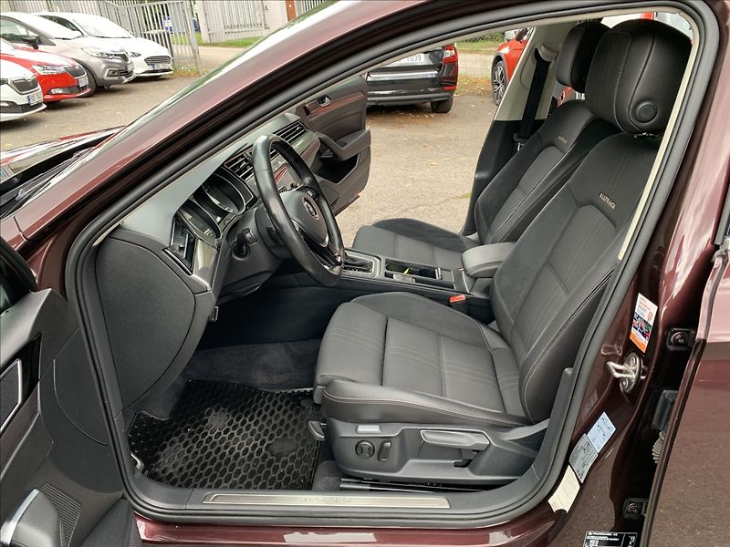 Volkswagen Passat 2,0 TDI ALLTRACK 1.MAJ.,ČR,SER - fotka 14 z 20