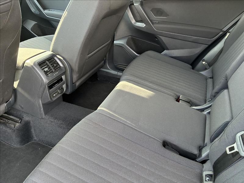 Volkswagen Tiguan Allspace 2,0 TDI IQ LIGHT TAŽNÉ KAMERA - fotka 13 z 28