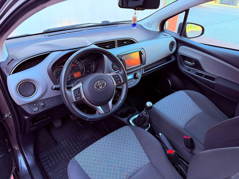 Toyota Yaris 1.33 Dual VVT-i Comfort - fotka 13 z 26