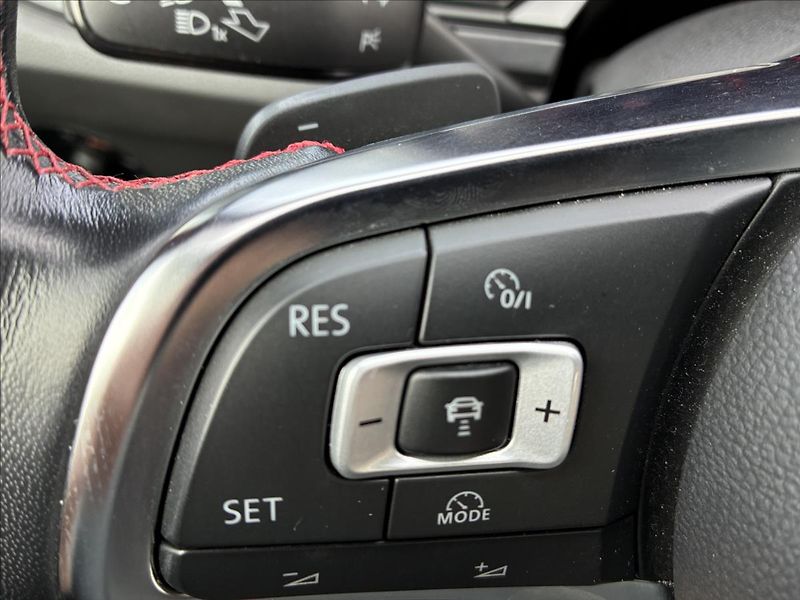 Volkswagen Polo 2,0 GTI VIRTUÁL KEYLESS - fotka 19 z 32