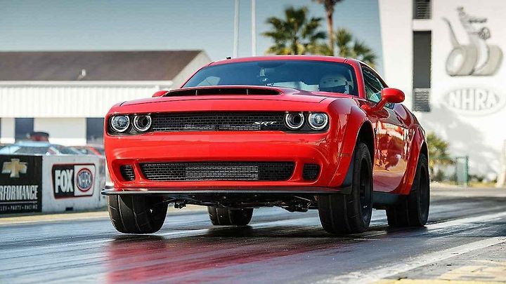 Dodge Challenger SRT Demon.
