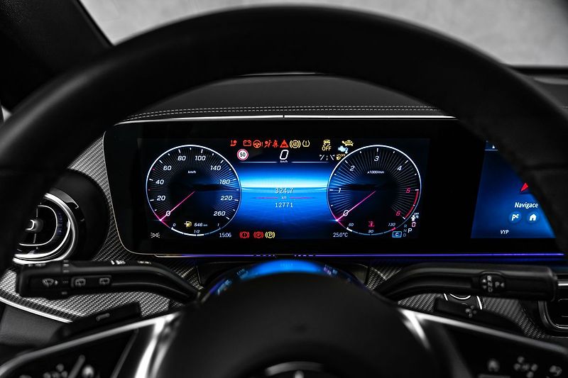 Mercedes-Benz Třídy V 300d 4M Exclusive AMG Long - fotka 24 z 26
