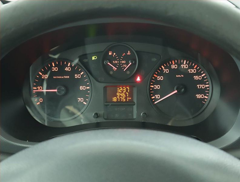 Peugeot Partner (2013) 1.6 HDi, ČR, 1Maj, DPH - fotka 10 z 14