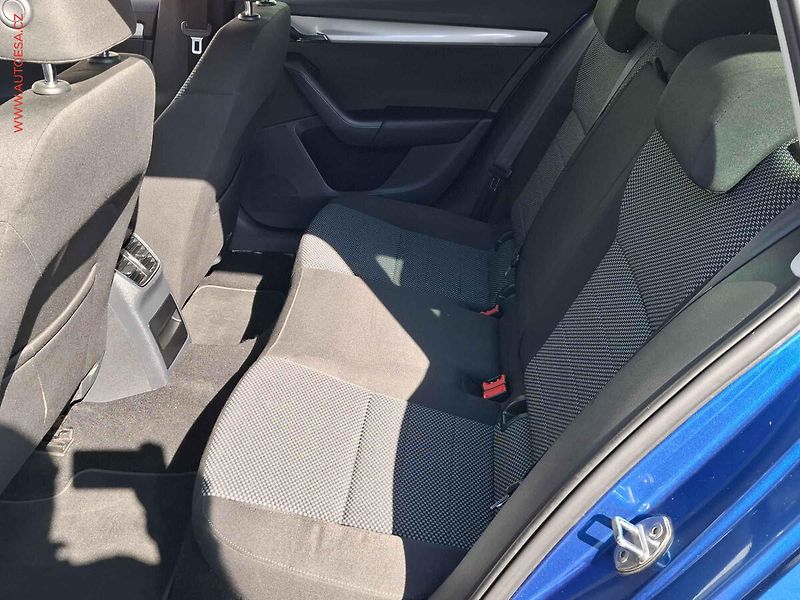 Škoda Octavia (2014) 1.6 TDI, Navi, panorama - fotka 10 z 21