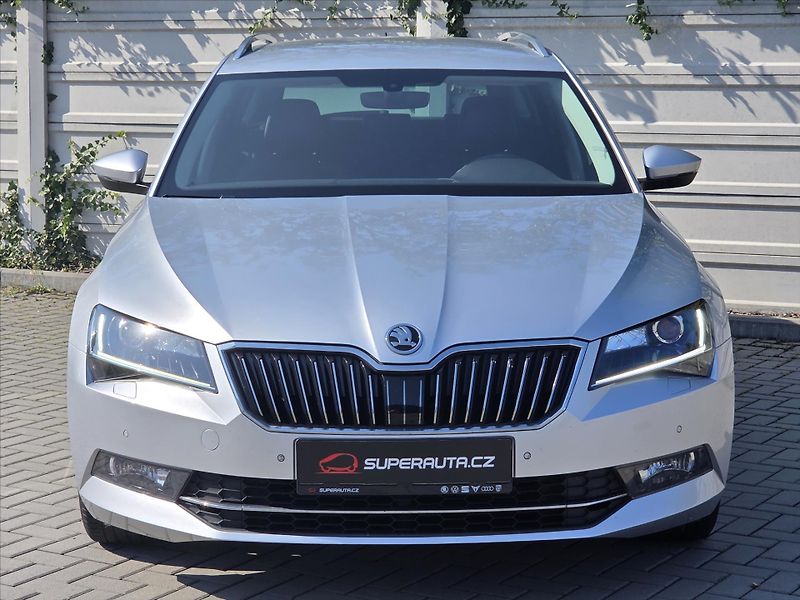 Škoda Superb 2,0 TDi DSG Style Plus DPH ČR - fotka 2 z 25