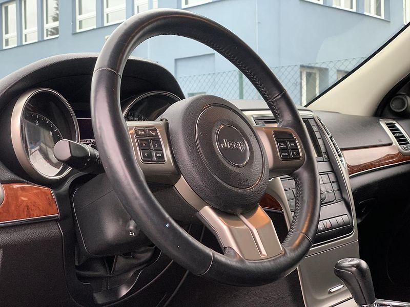 Jeep Grand Cherokee 3.0 CRD LIMITED AUTOMAT KŮŽE - fotka 16 z 52