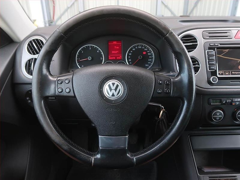 Volkswagen Tiguan (2008) 2.0 TDI, 4X4, Navi, Xenony - fotka 16 z 19