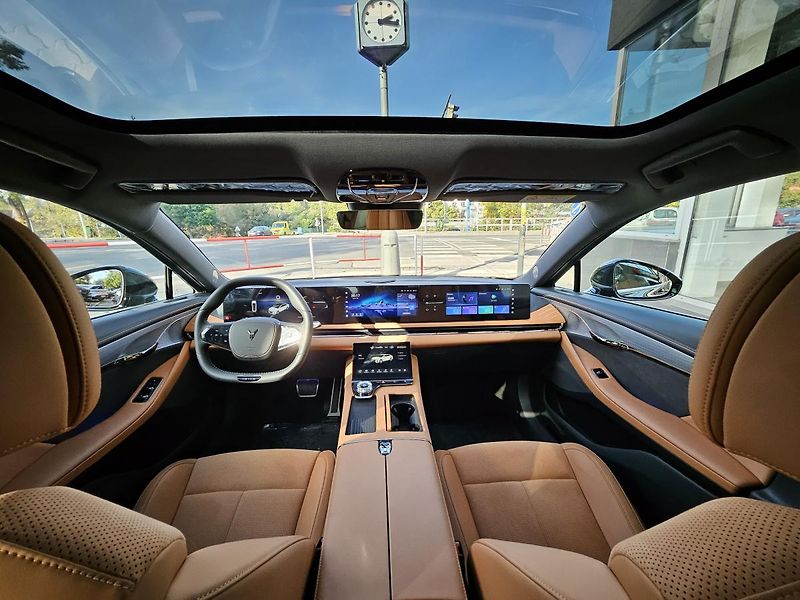 Dongfeng Voyah Passion PHEV (2024) VOYAH PASSION PHEV - fotka 18 z 26