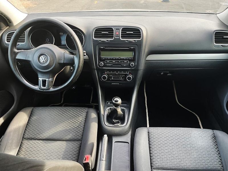 Volkswagen Golf (2010) Volkswagen Golf, 1.6 TDi - fotka 9 z 15