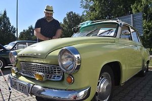 Tři desítky „chlouby“ východoněmeckého automobilového průmyslu si dalo sraz v Hradci Králové.