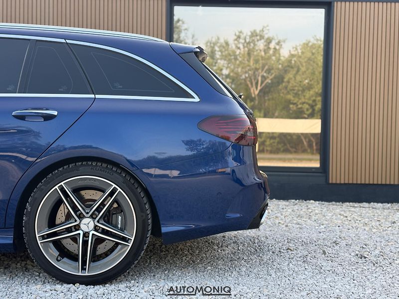 Mercedes-Benz Třídy C (2019) C 63 T AMG Pano, LED, Ambient - fotka 9 z 29
