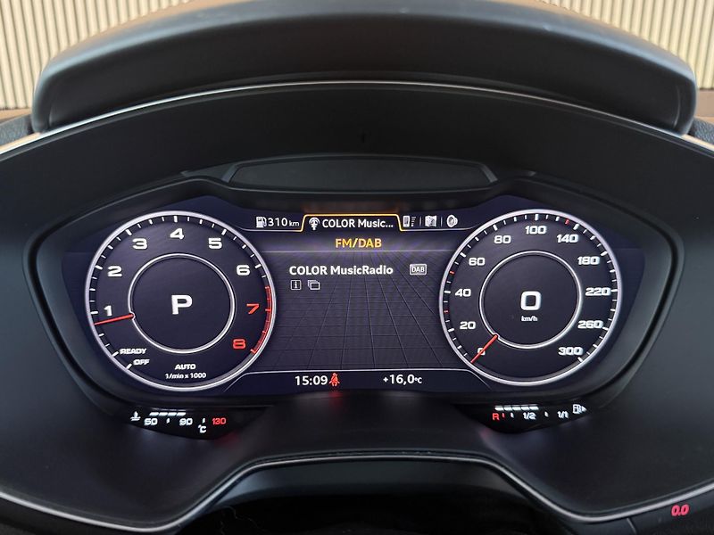 Audi TT 45 TFSI Coupé Exclusive B&O CZ - fotka 31 z 37